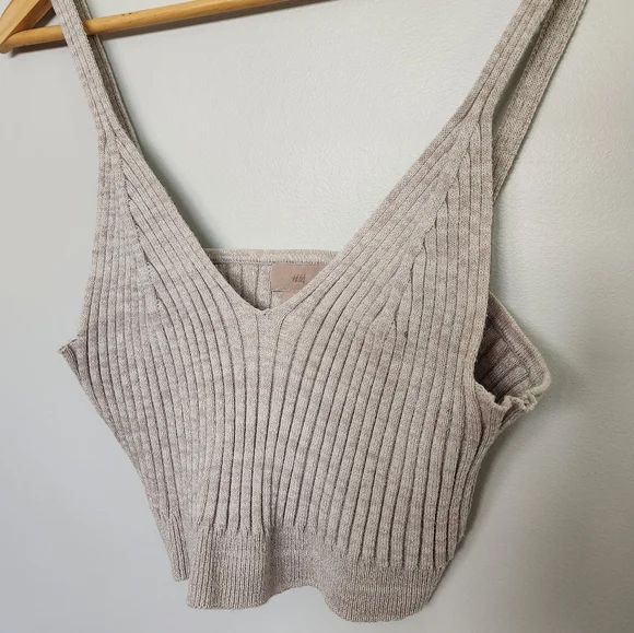 H&M - Ribbed Knit Tank Top - nwot - Picture 3 of 10